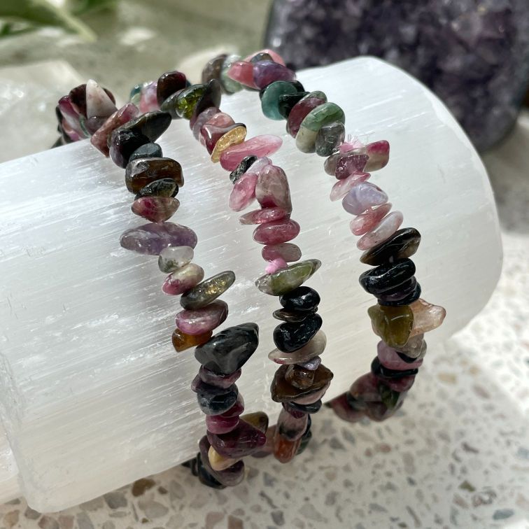 Watermelon Tourmaline Chip Bracelet Q1/A Watermelon Tourmaline Chip Bracelet Q1/A